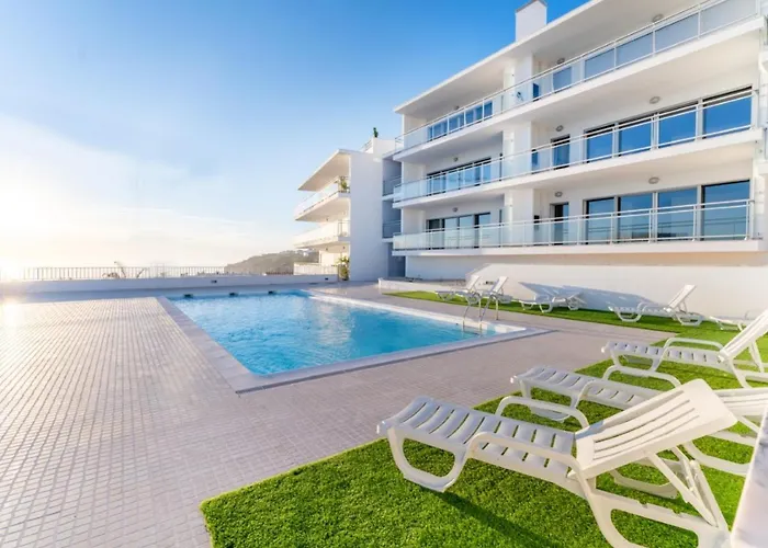 T3 Pelican Bay Apartment