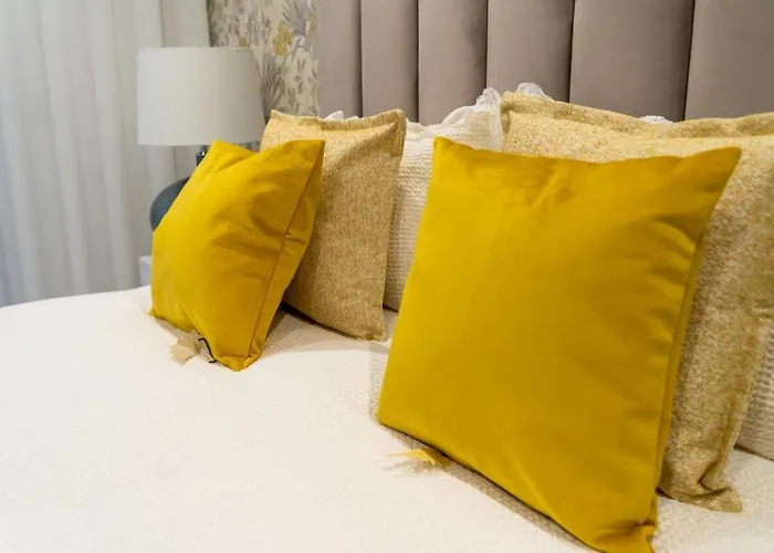 T3 Pelican Bay Apartment *