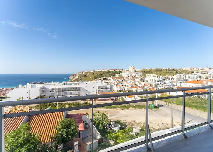 T3 Pelican Bay Apartment