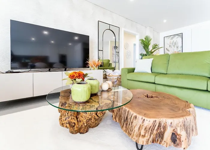 T3 Pelican Bay Apartment