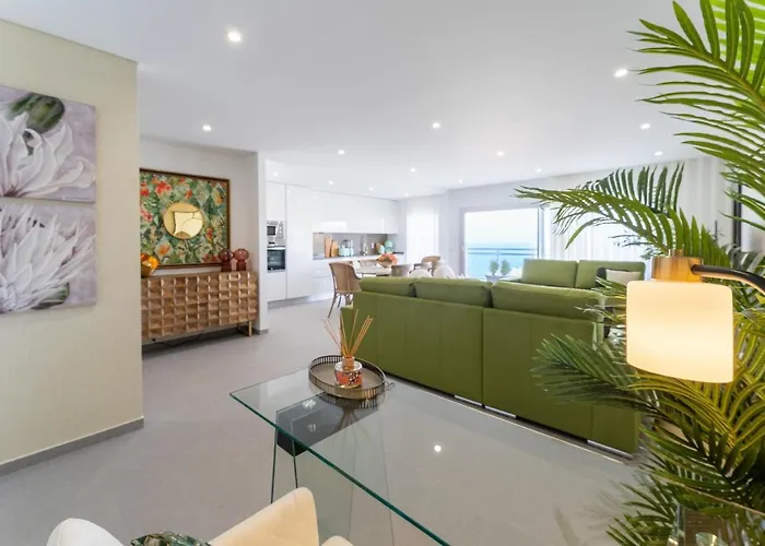 T3 Pelican Bay * نازاريه